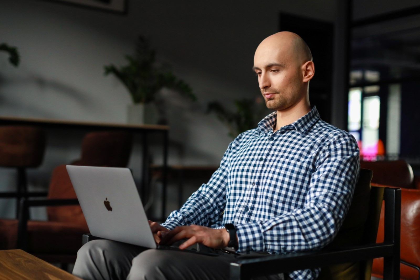 Mendengarkan Tubuh: Sinyal Kecil yang Menunjukkan Anda Butuh Istirahat